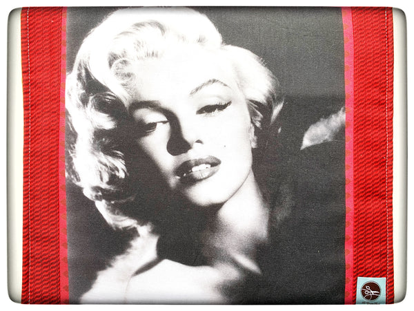 Beauty and Femininity are Ageless: Marilyn Monroe Needlework Set (6 pieces)